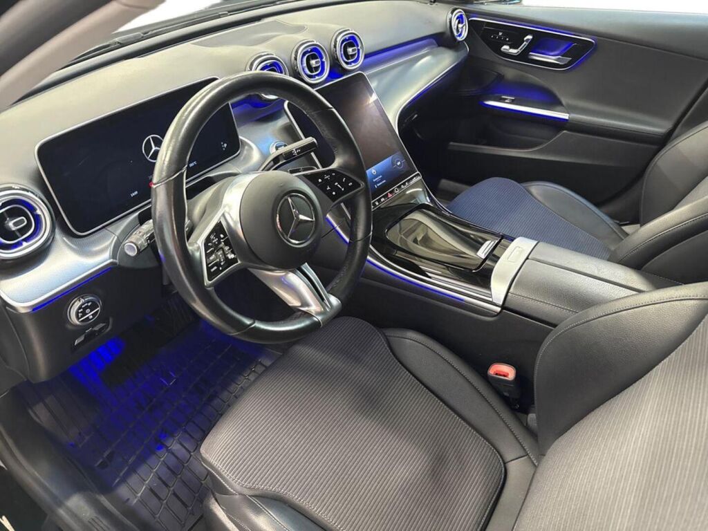 Mercedes-Benz C 2023 Musta