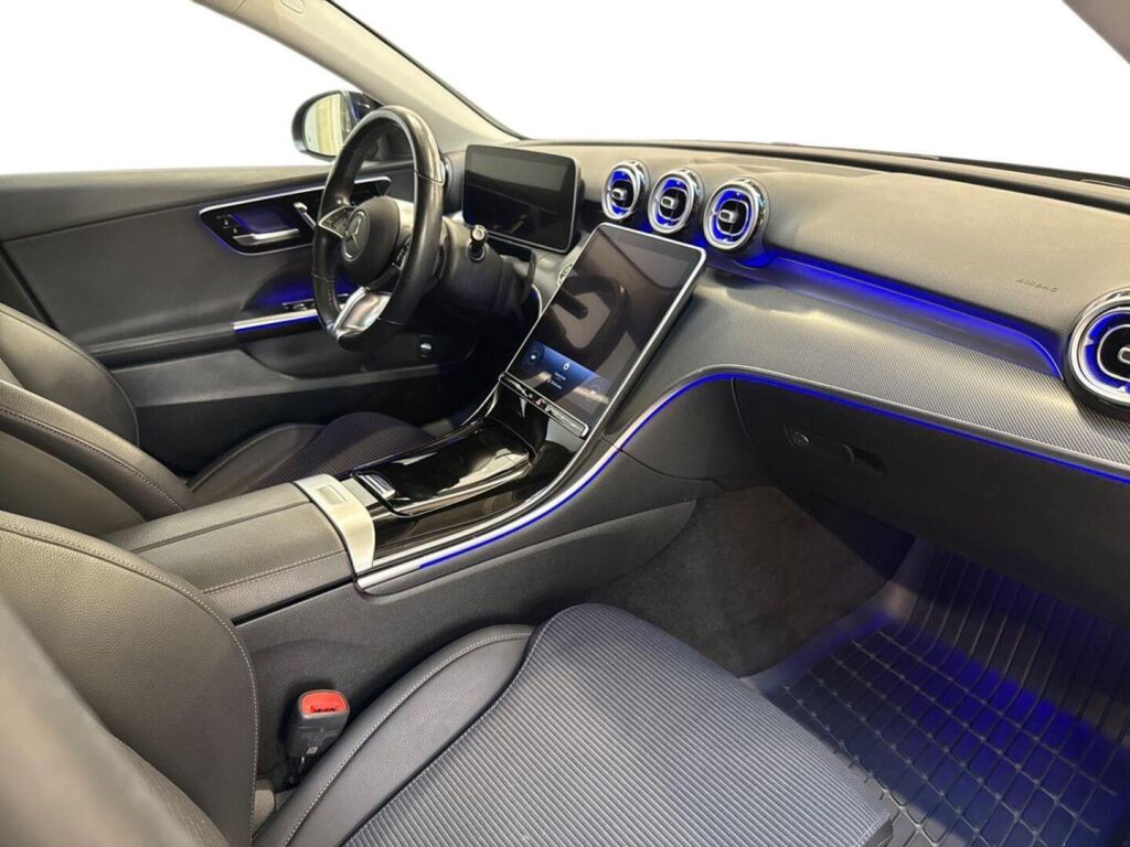 Mercedes-Benz C 2023 Musta