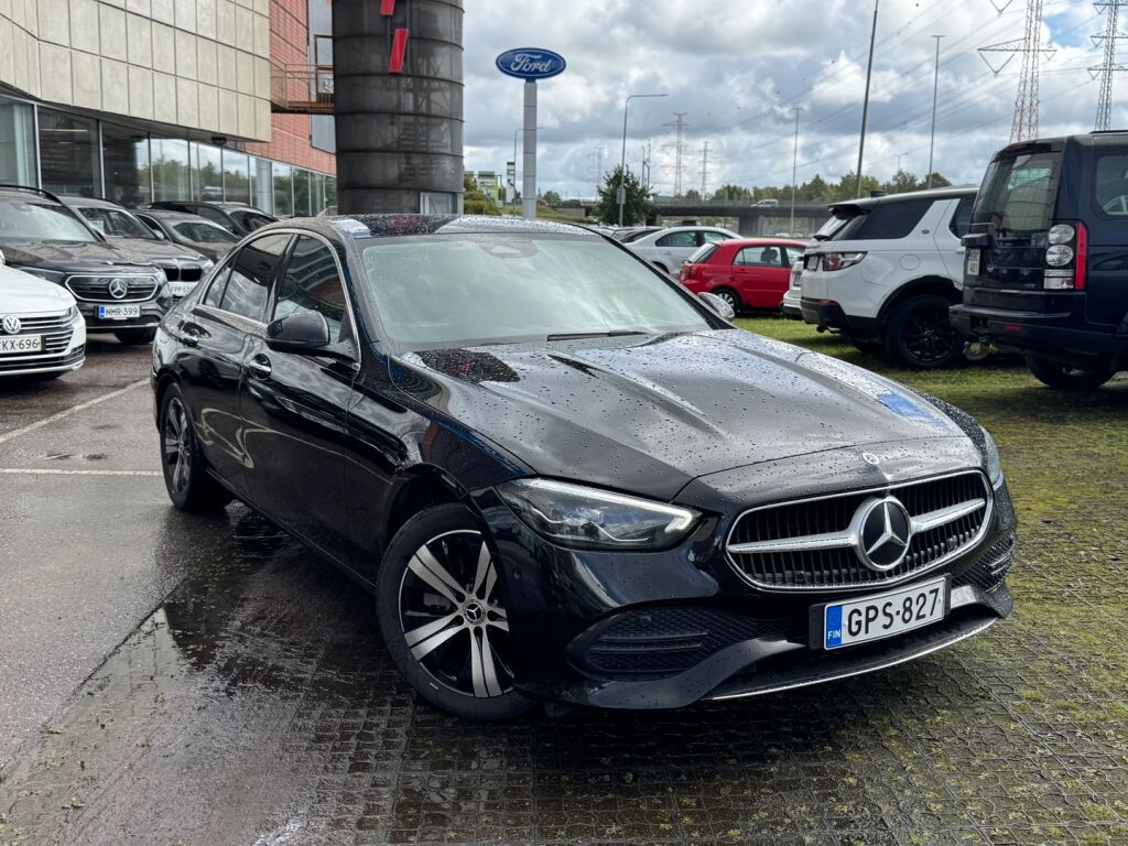 Mercedes-Benz C 2023 Musta