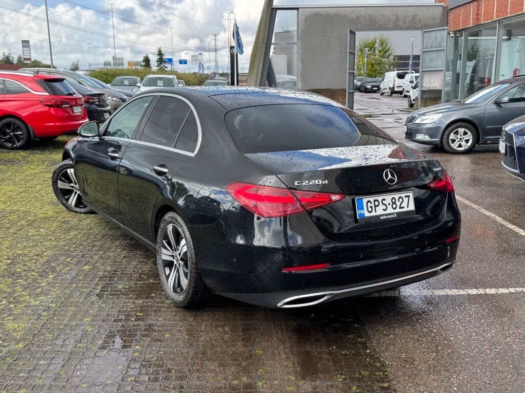 Mercedes-Benz C 2023 Musta