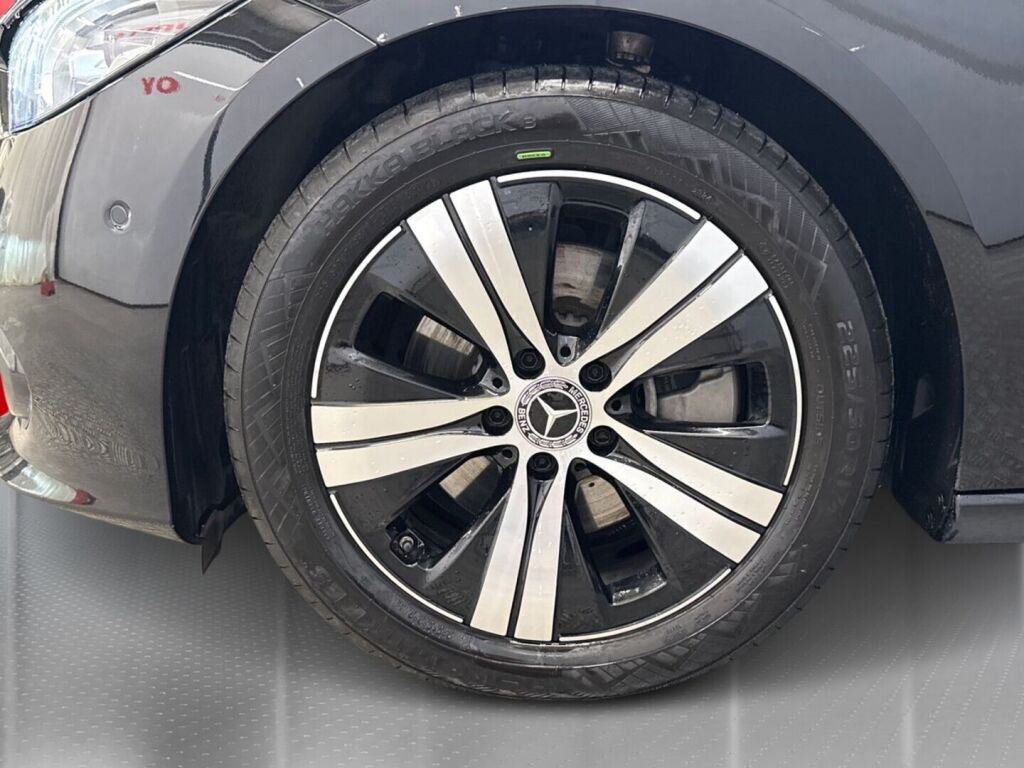 Mercedes-Benz C 2023 Musta