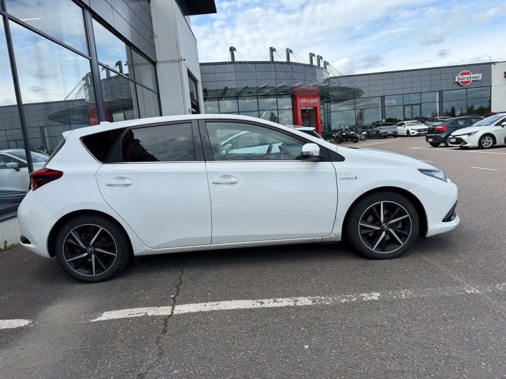 Toyota Auris 2017 Valkoinen