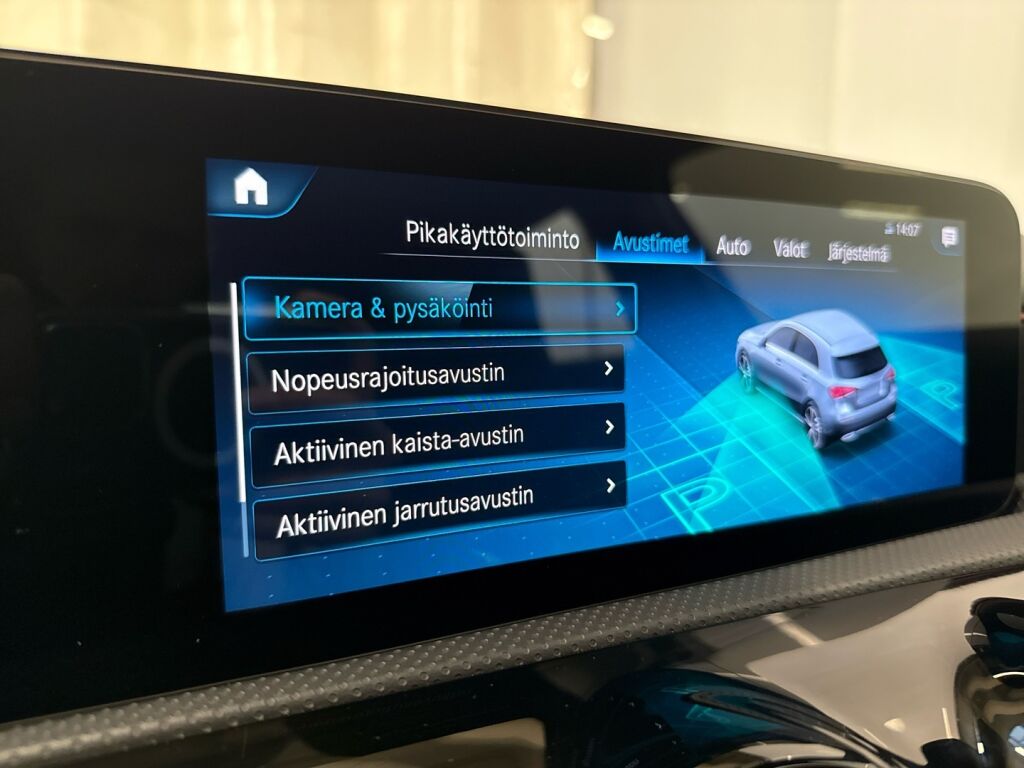 Mercedes-Benz A 2021 Valkoinen