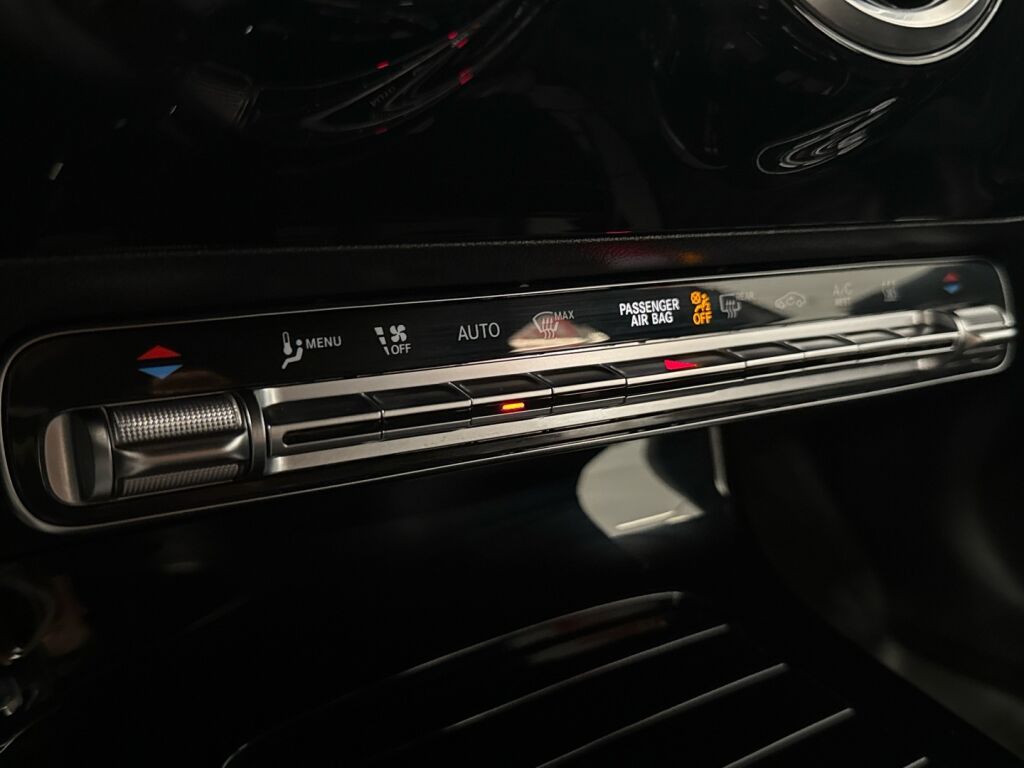 Mercedes-Benz A 2021 Valkoinen