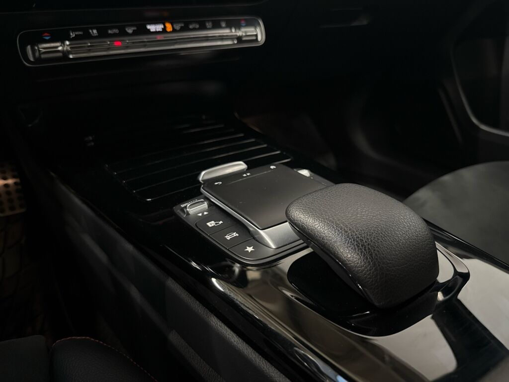 Mercedes-Benz A 2021 Valkoinen