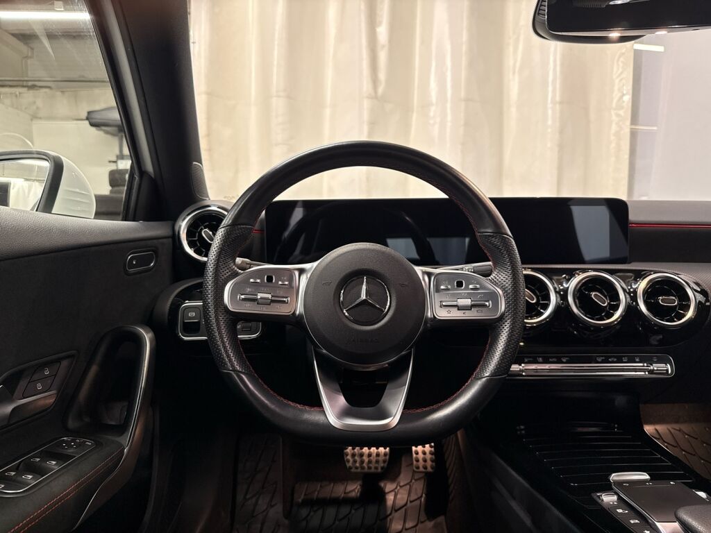 Mercedes-Benz A 2021 Valkoinen