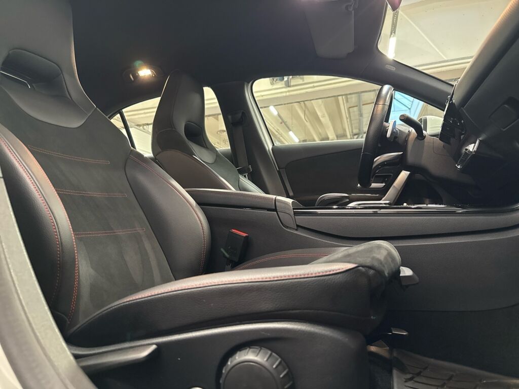 Mercedes-Benz A 2021 Valkoinen