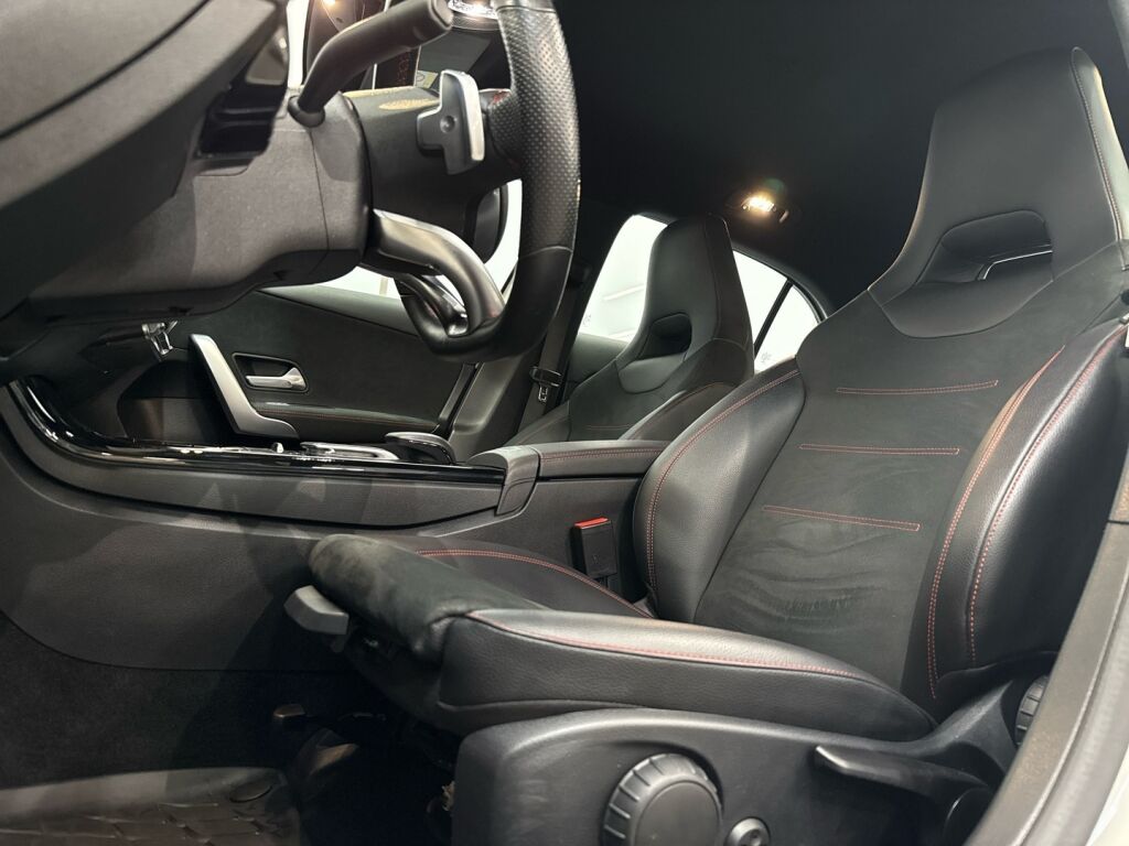 Mercedes-Benz A 2021 Valkoinen