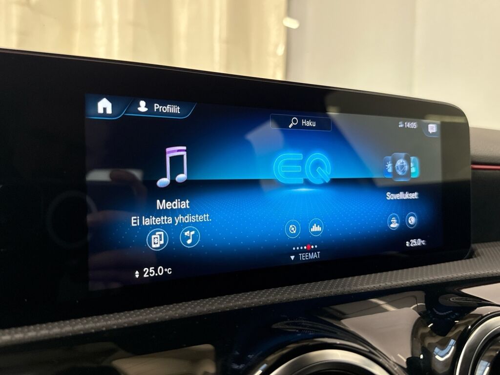 Mercedes-Benz A 2021 Valkoinen