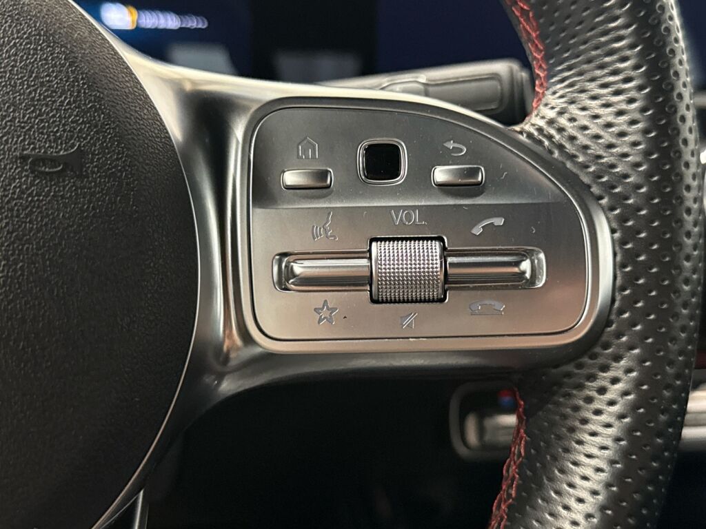 Mercedes-Benz A 2021 Valkoinen