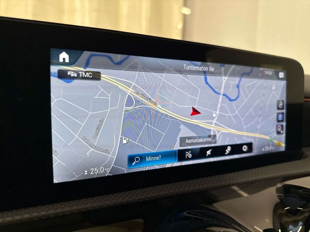 Mercedes-Benz A 2021 Valkoinen