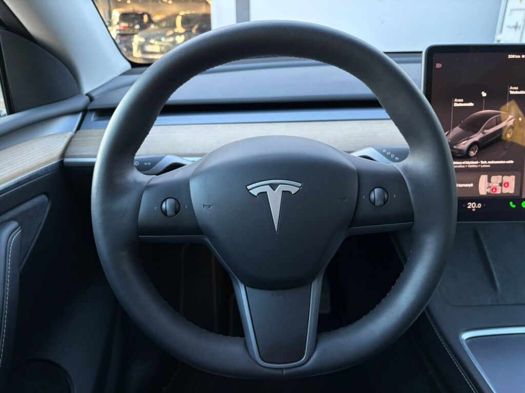 Tesla Model Y 2022 Harmaa