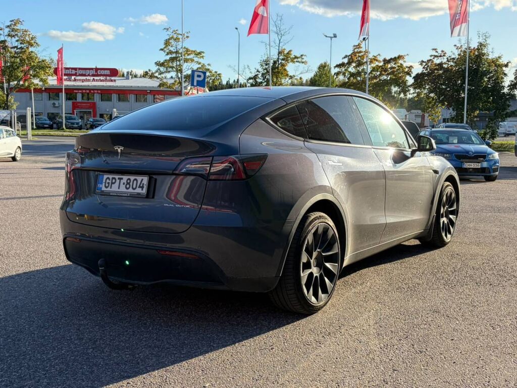 Tesla Model Y 2022 Harmaa
