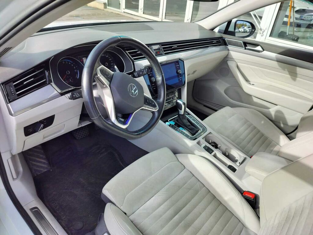 Volkswagen Passat 2020 Valkoinen
