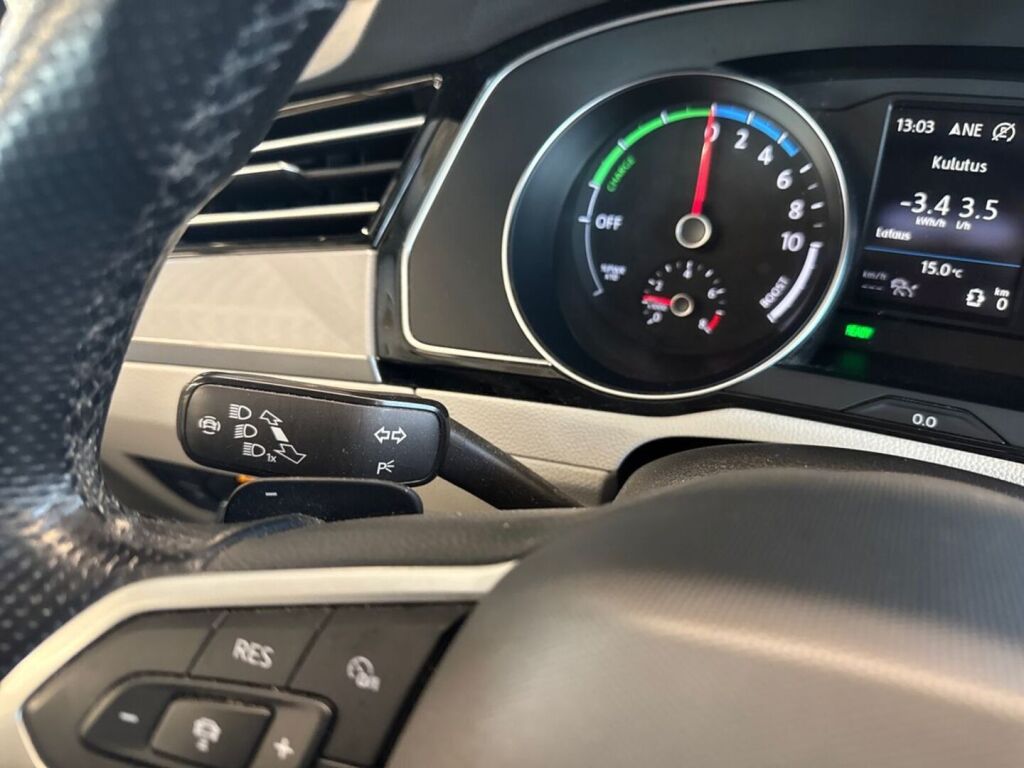 Volkswagen Passat 2020 Valkoinen