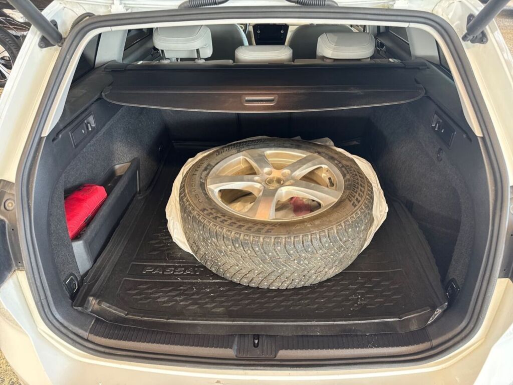 Volkswagen Passat 2020 Valkoinen