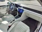 Volkswagen Passat 2020 Valkoinen