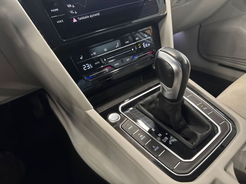 Volkswagen Passat 2020 Valkoinen