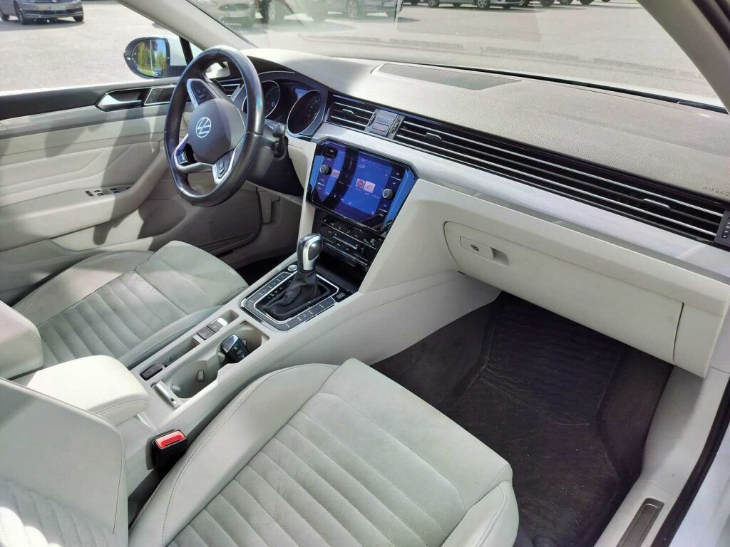 Volkswagen Passat 2020 Valkoinen
