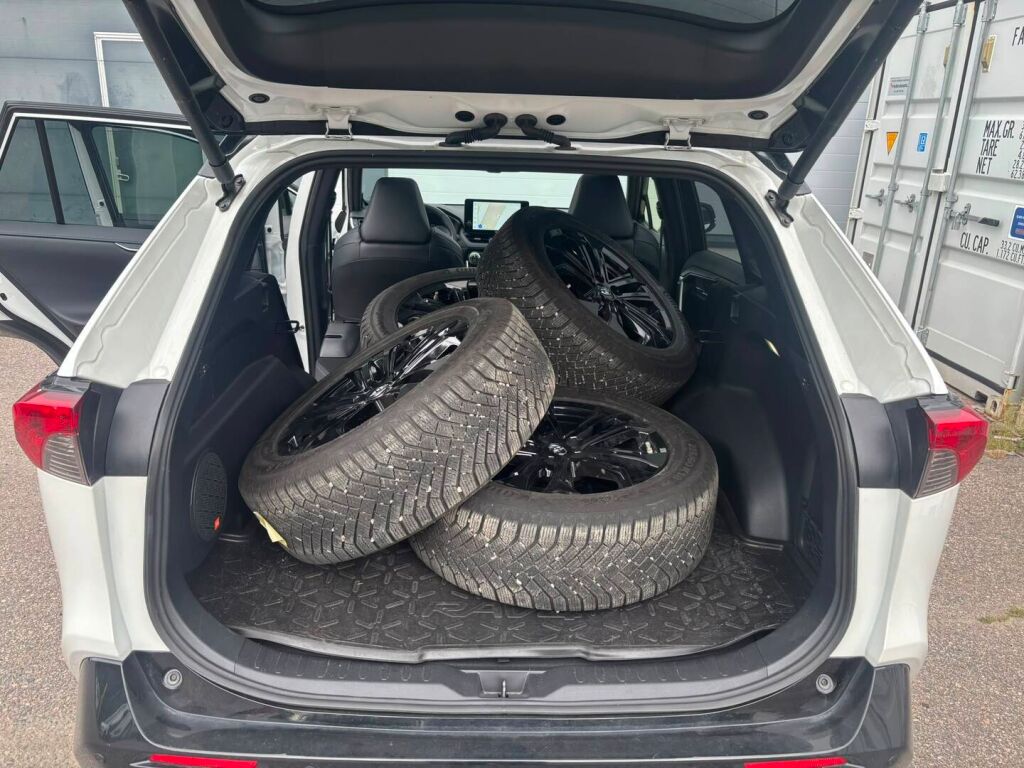 Toyota RAV4 2024 Valkoinen
