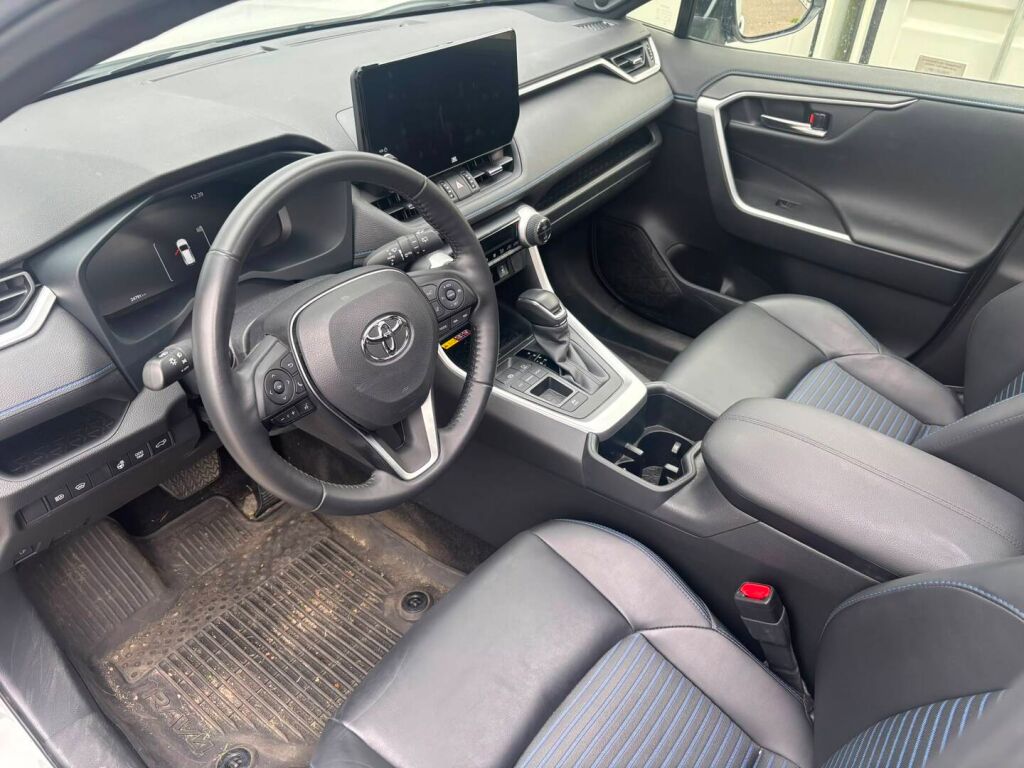 Toyota RAV4 2024 Valkoinen