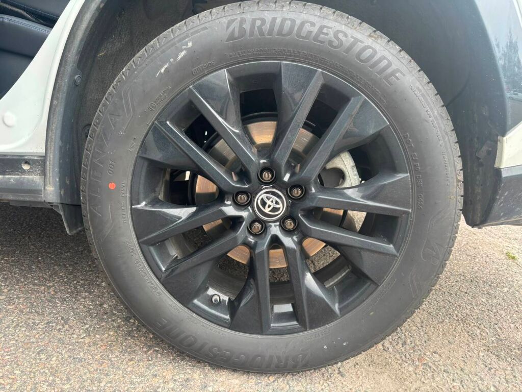 Toyota RAV4 2024 Valkoinen