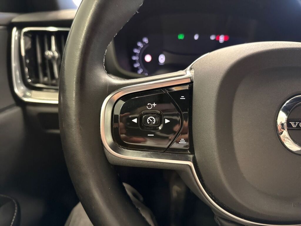 Volvo V60 2024 Ruskea (beige)