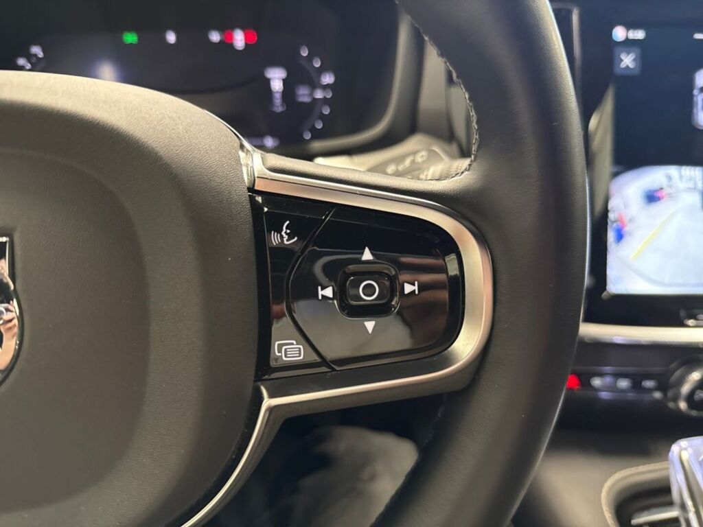Volvo V60 2024 Ruskea (beige)