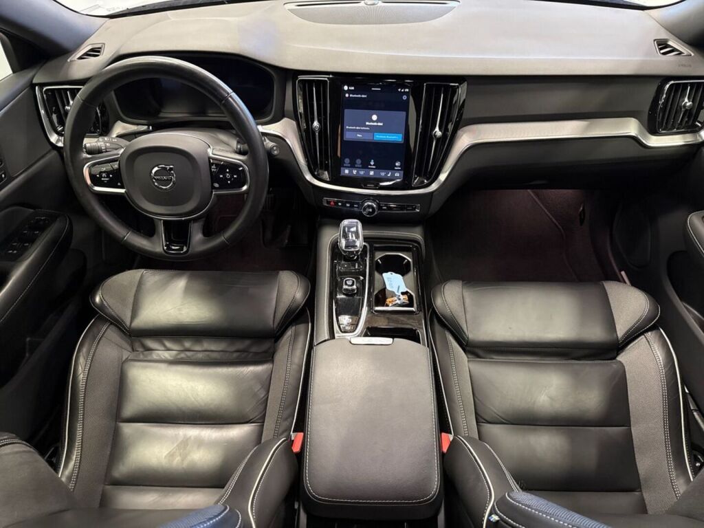 Volvo V60 2024 Ruskea (beige)