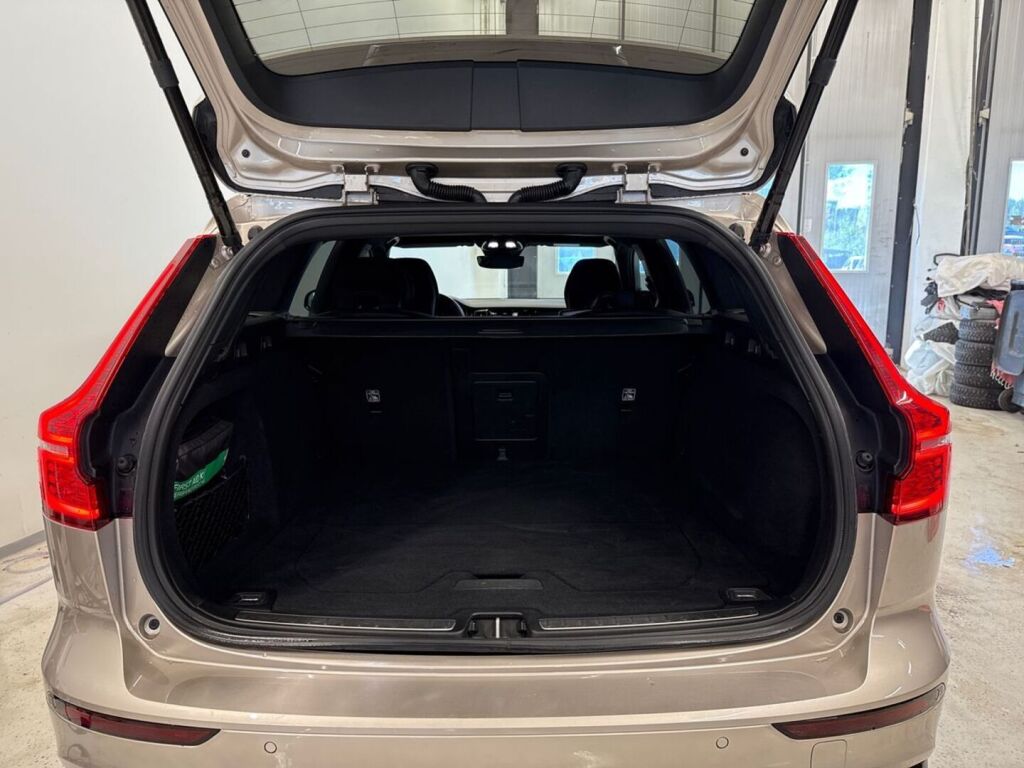 Volvo V60 2024 Ruskea (beige)