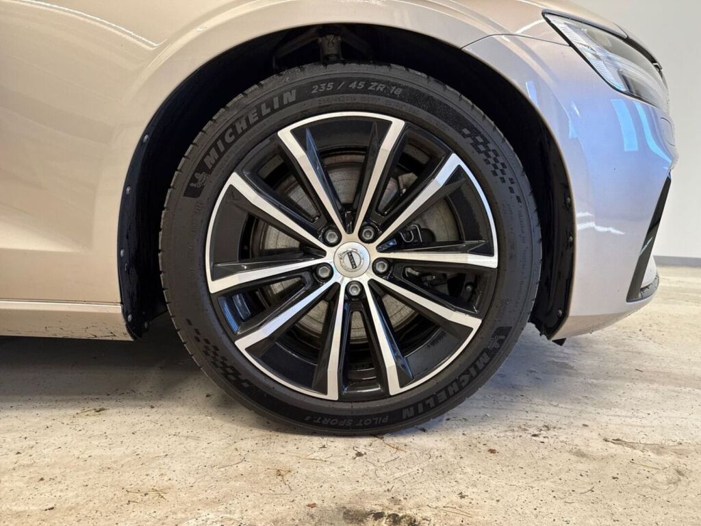 Volvo V60 2024 Ruskea (beige)