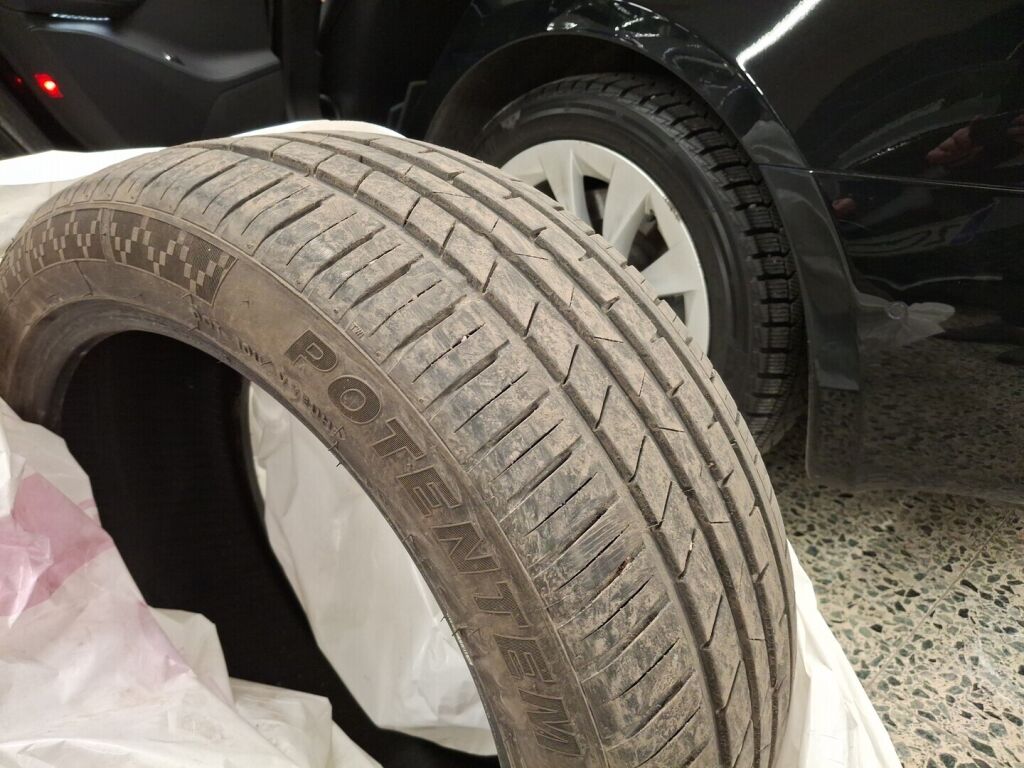 Tesla Model S 2018 Musta