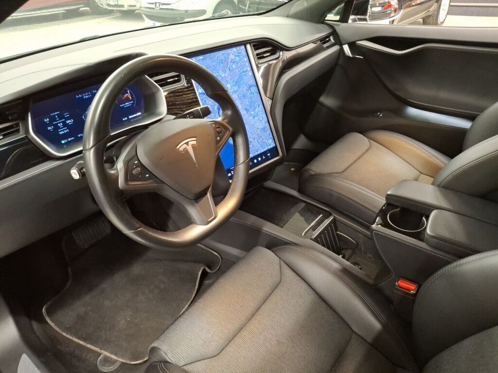 Tesla Model S 2018 Musta