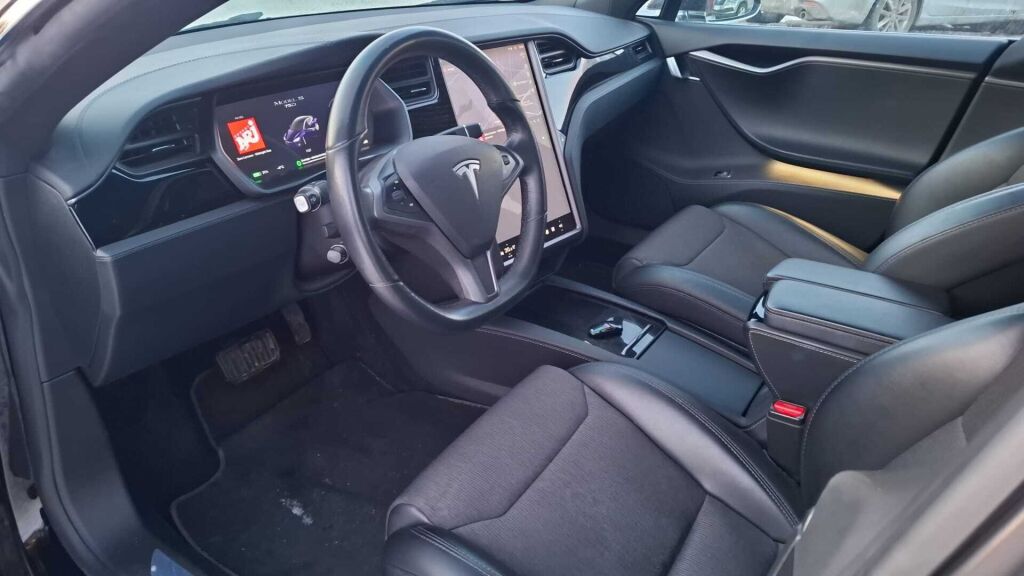 Tesla Model S 2018 Musta