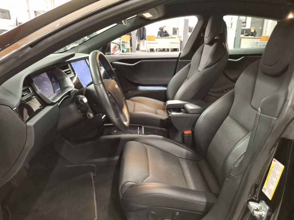 Tesla Model S 2018 Musta