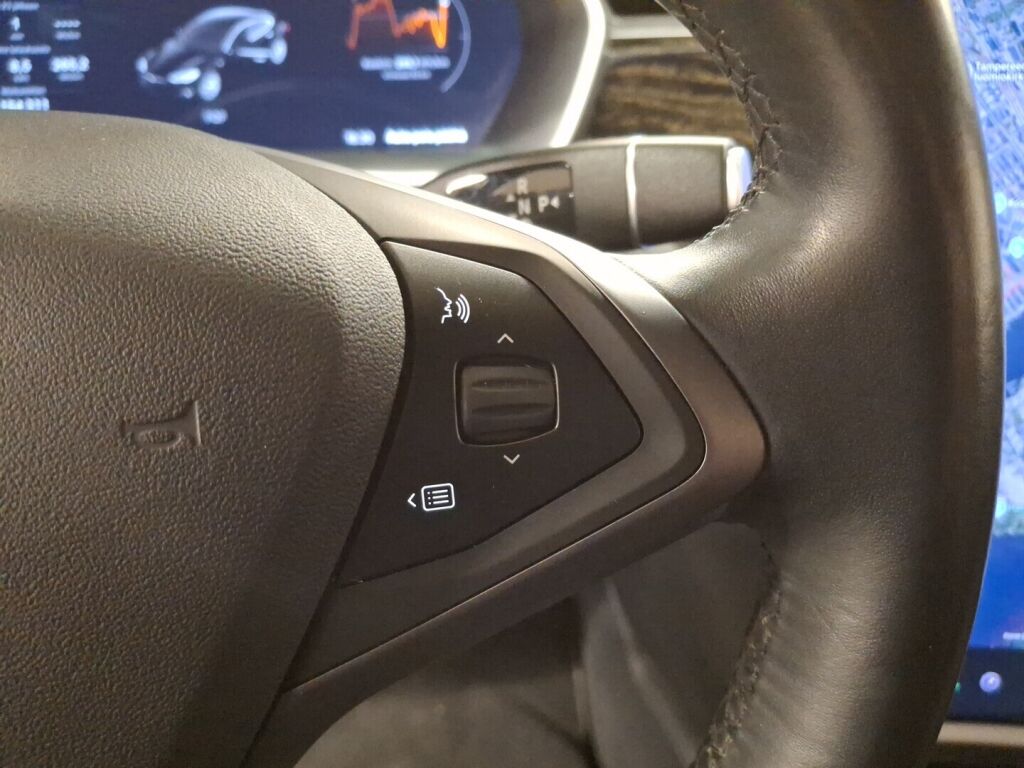 Tesla Model S 2018 Musta