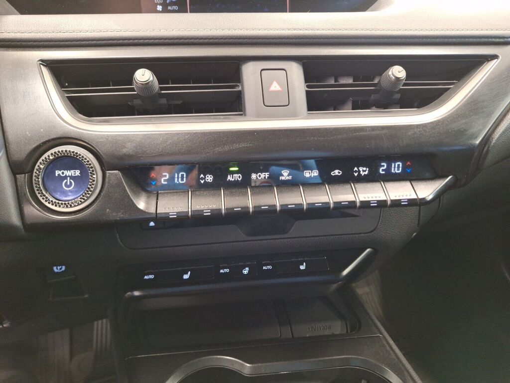 Lexus UX 2020 Musta