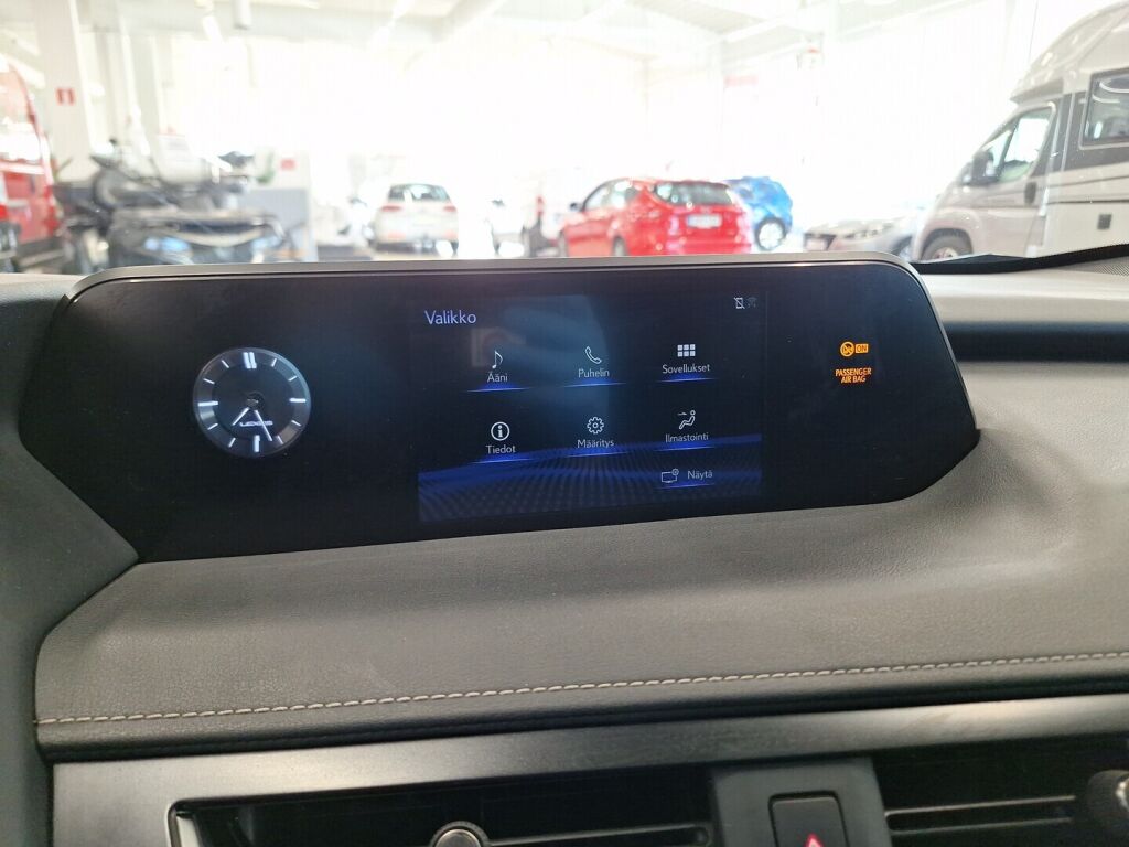 Lexus UX 2020 Musta