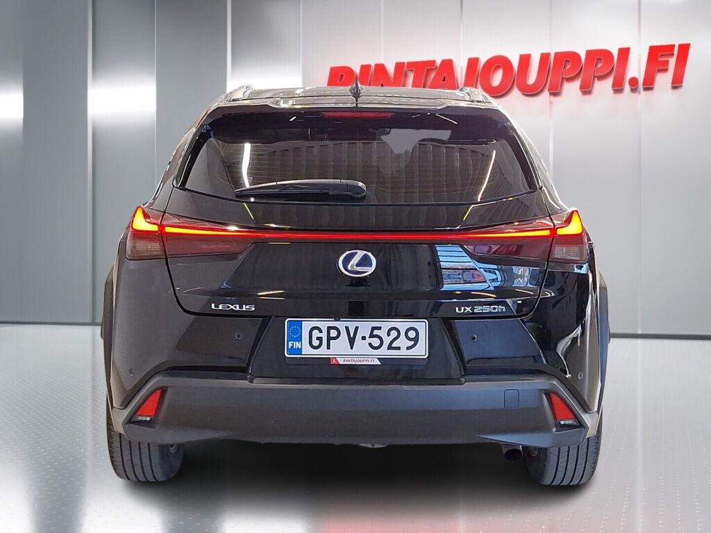 Lexus UX 2020 Musta