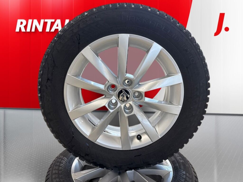 Skoda Kamiq 2024 Musta