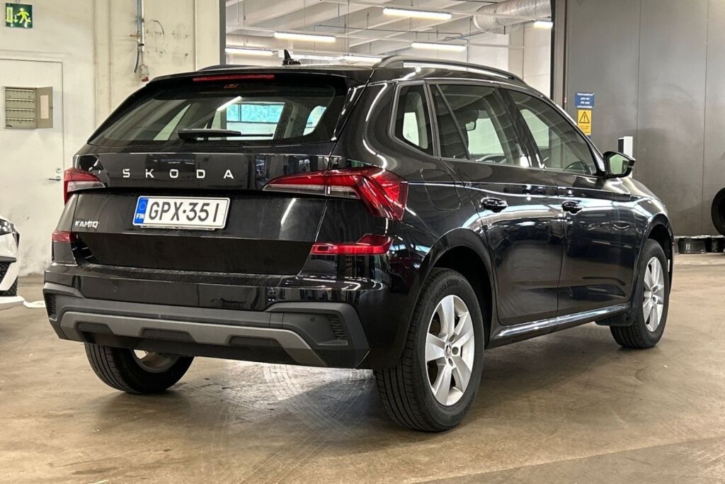 Skoda Kamiq 2024 Musta