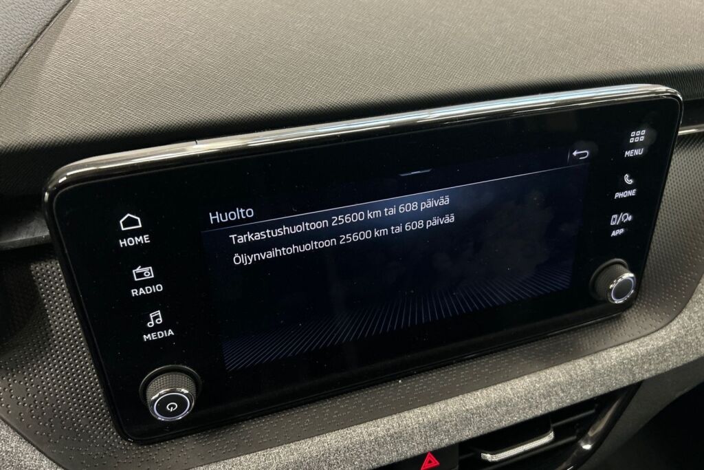 Skoda Kamiq 2024 Musta