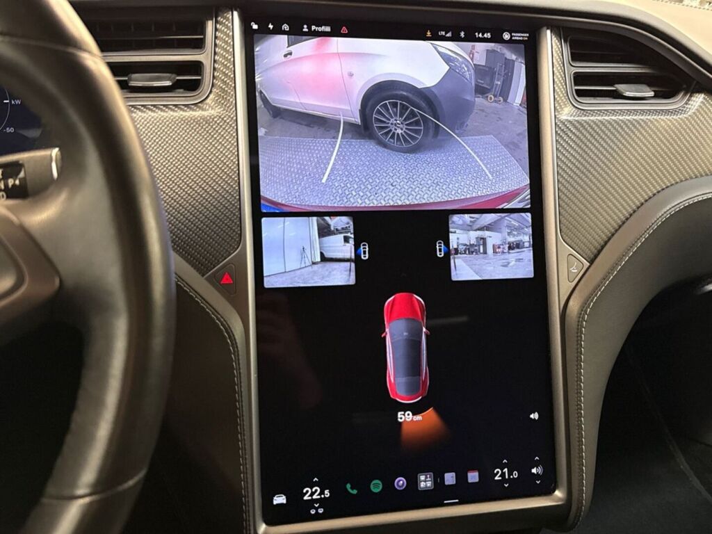 Tesla Model S 2019 Punainen