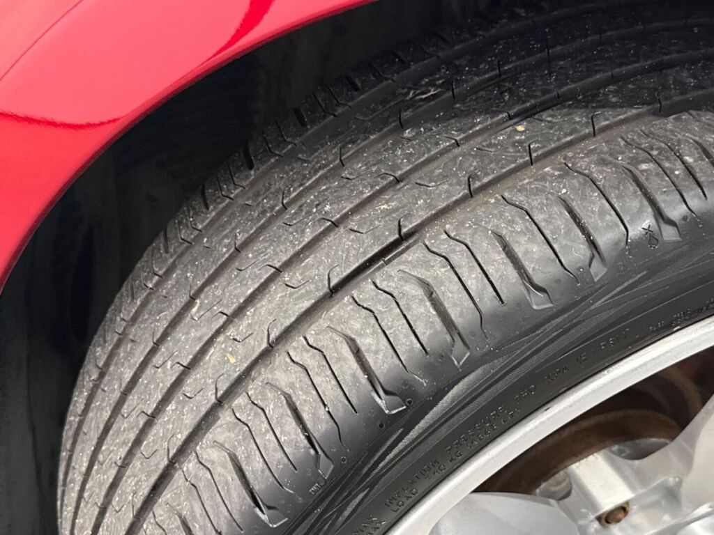 Tesla Model S 2019 Punainen