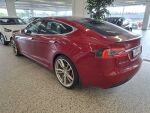Tesla Model S 2019 Punainen