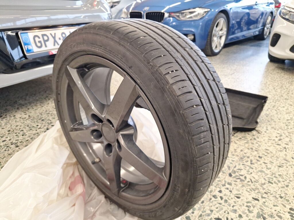 Toyota Corolla 2022 Harmaa