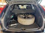 Volvo XC60 2022 Musta