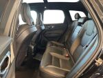 Volvo XC60 2022 Musta