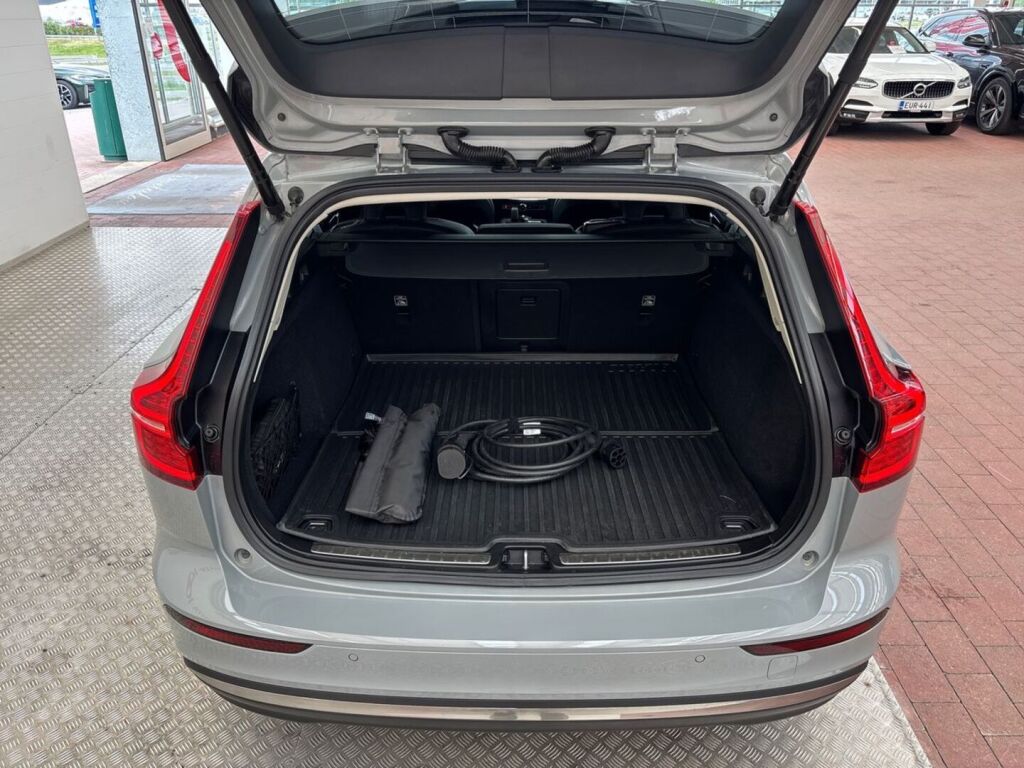 Volvo V60 2025 Harmaa