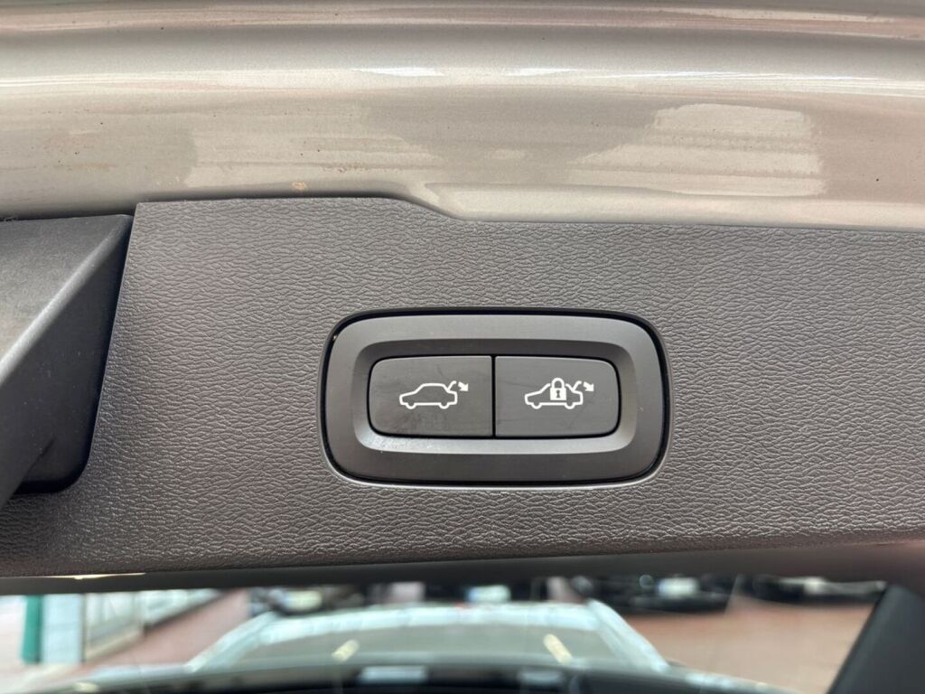 Volvo V60 2025 Harmaa